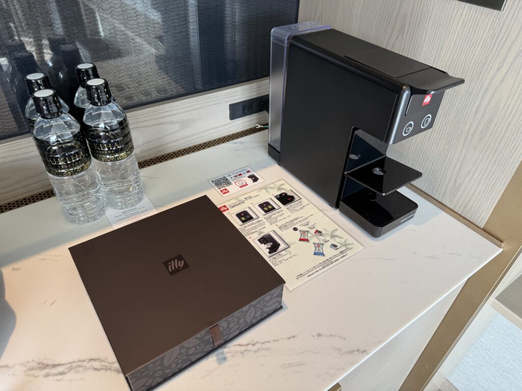 長崎マリオットホテルの客室(コーナースイート)のミニバー