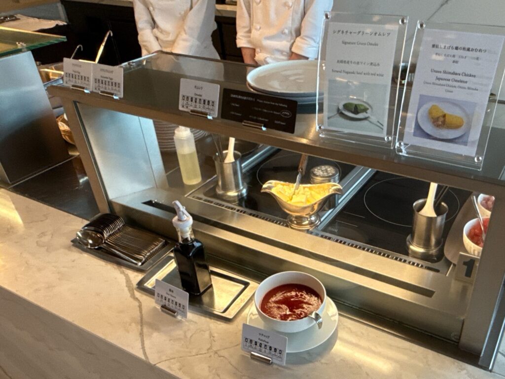 長崎マリオットホテルの朝食レストラン会場「ハーベラ」のビュッフェ料理。ライブキッチンコーナー