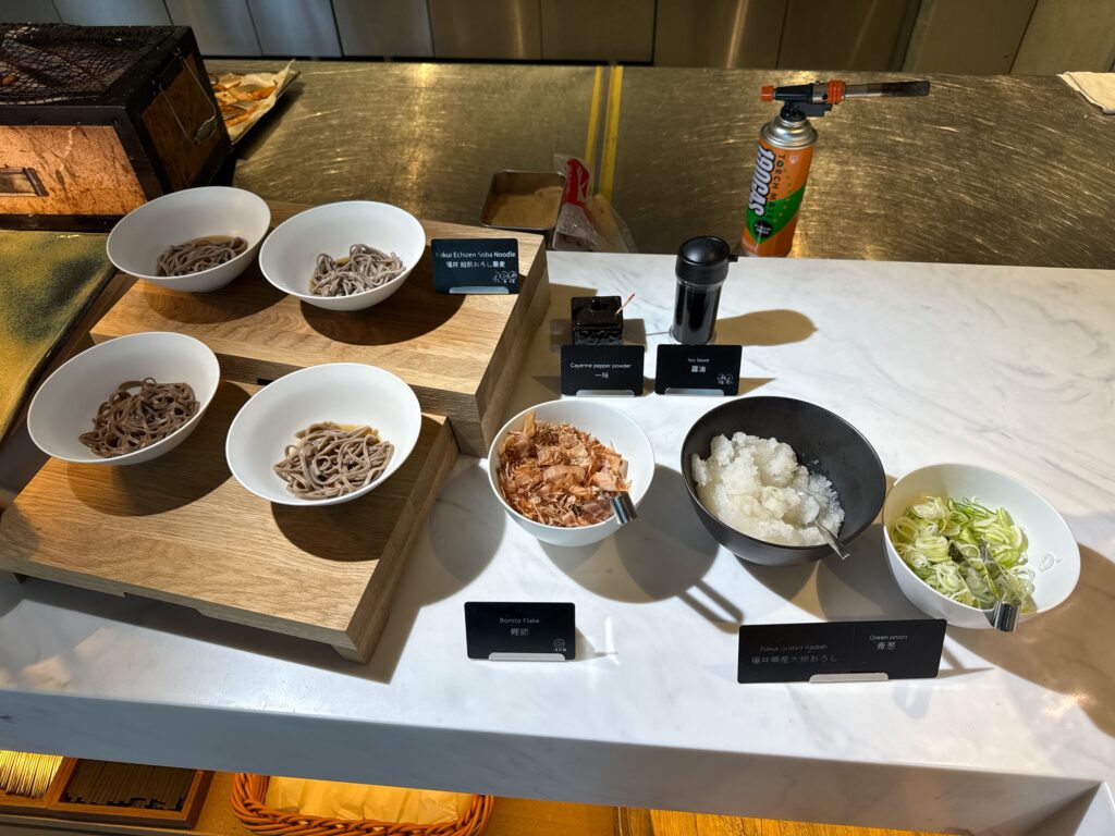コートヤード・バイ・マリオット福井の朝食レストラン「サブスタンス」の食事内容(そば)