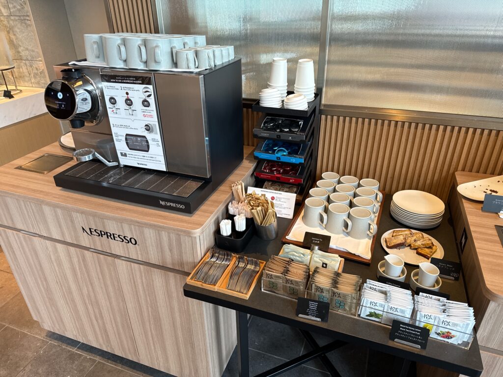 コートヤード・バイ・マリオット福井の朝食レストラン「サブスタンス」のコーヒーマシンコーナー