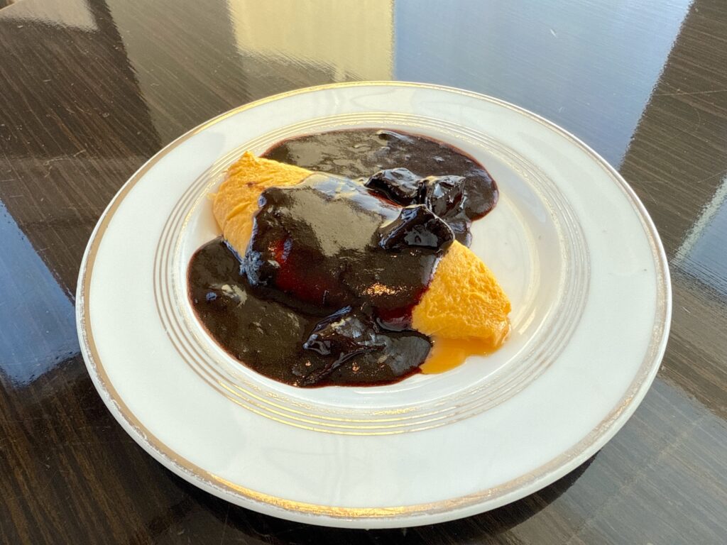 ウェスティンホテル仙台の朝食の牛たんオムレツ