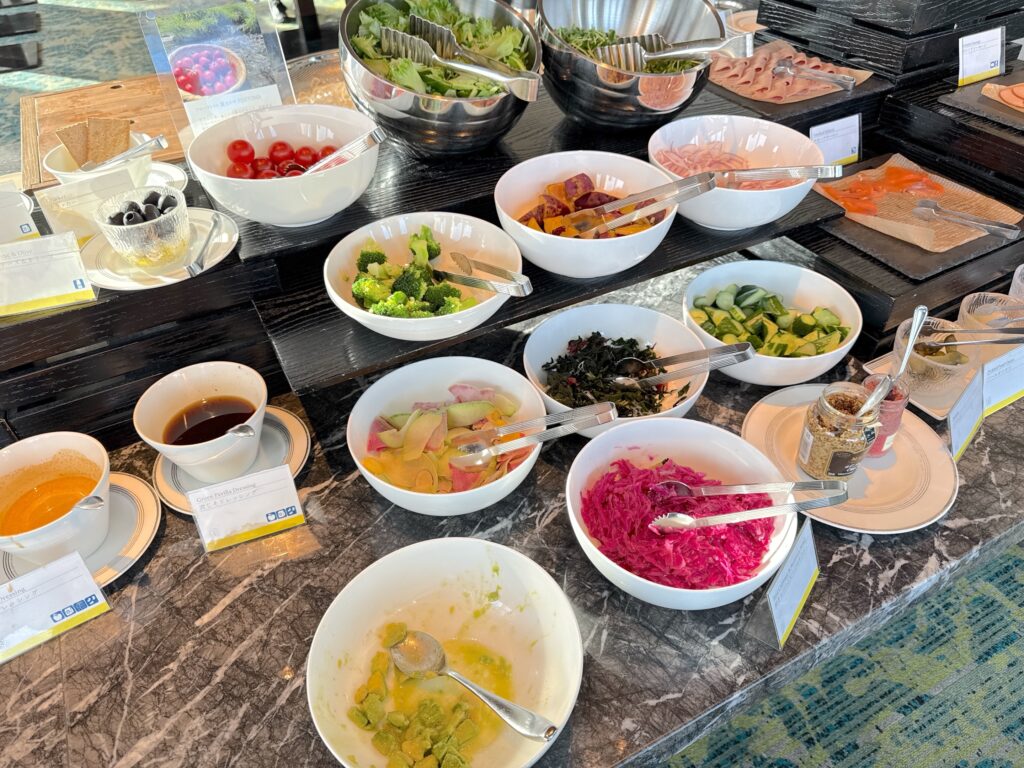 ウェスティンホテル仙台の朝食レストランのサラダコーナー