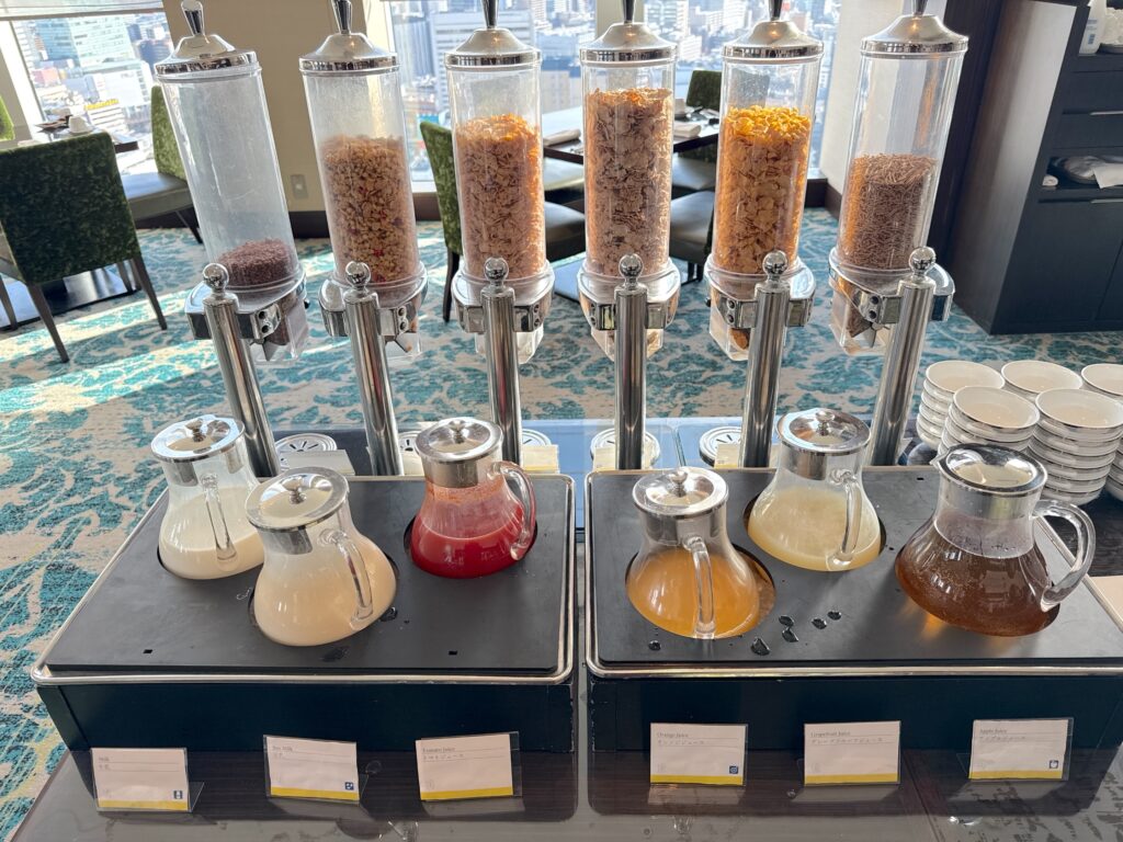 ウェスティンホテル仙台の朝食レストランのドリンクコーナー