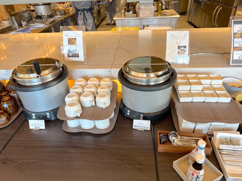 コートヤード・バイ・マリオット名古屋の朝食会場「CRUST」の味噌汁・スープコーナー