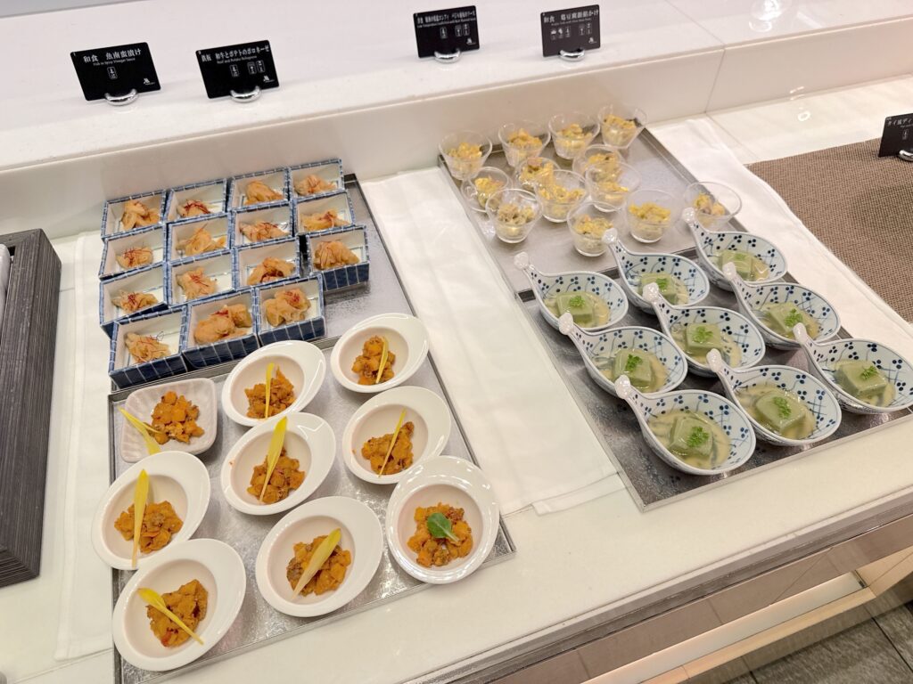 大阪マリオット都ホテルのクラブラウンジのカクテルタイムの食事内容