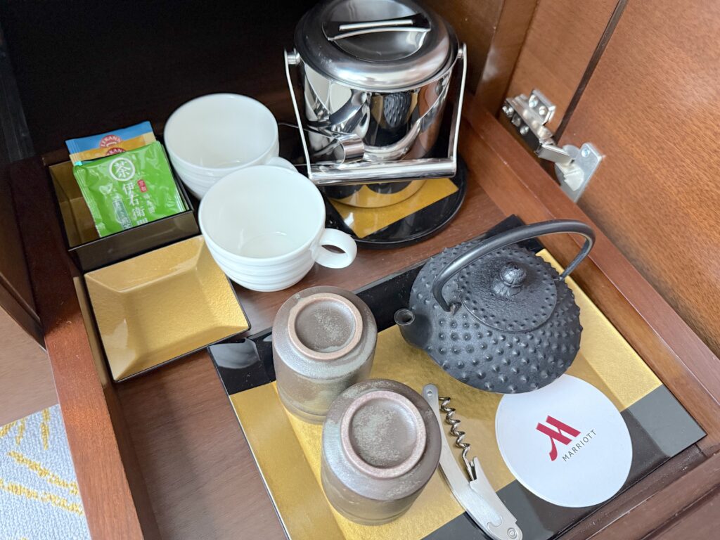 大阪マリオット都ホテルのミニバー