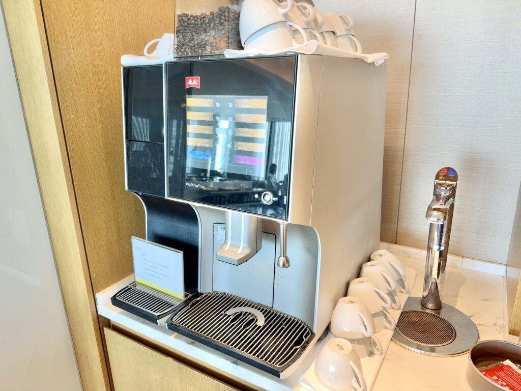 ウェスティンホテル横浜のクラブラウンジ「ウェスティンクラブ」のスナックタイムのドリンク内容