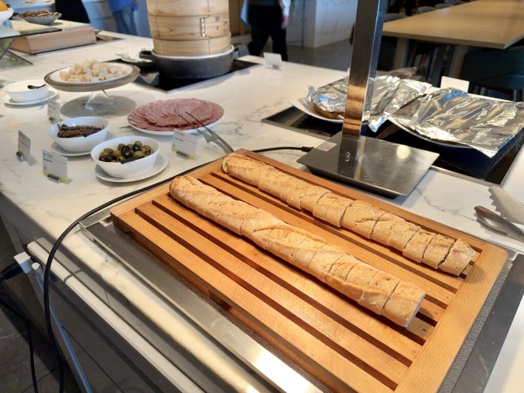 ウェスティンホテル横浜のクラブラウンジ「ウェスティンクラブ」のカクテルタイムの食事内容