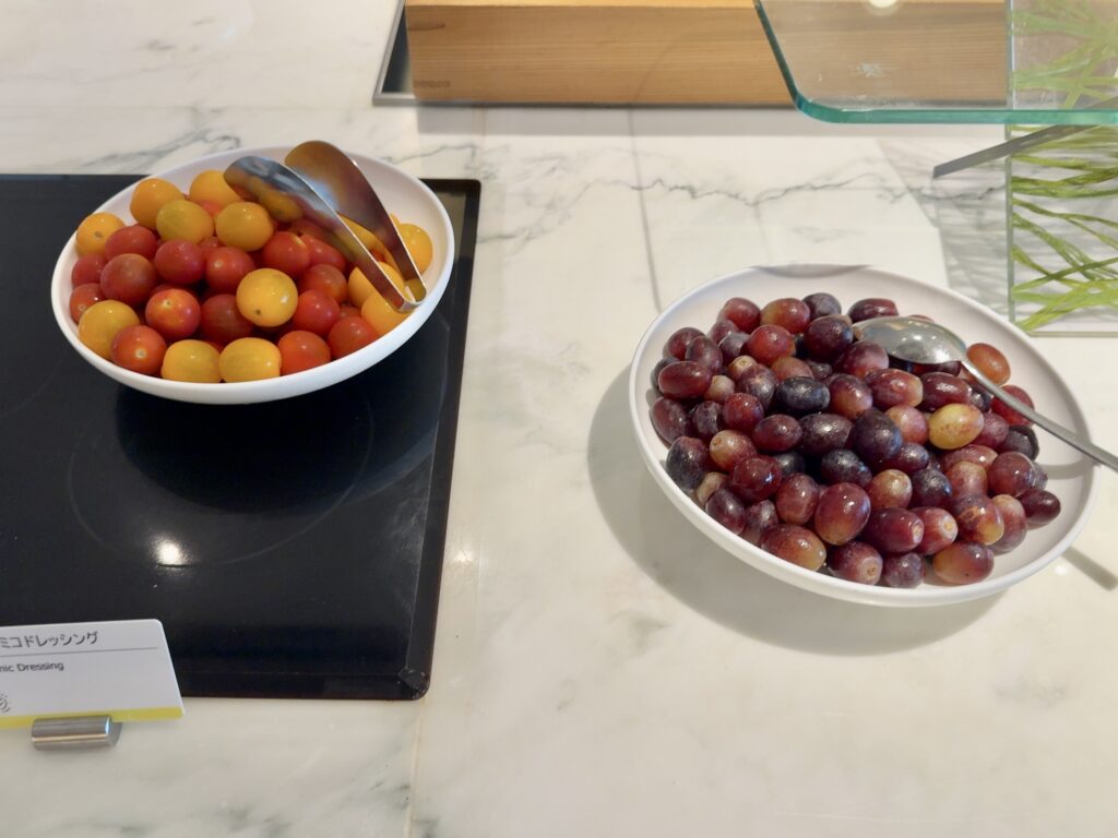 ウェスティンホテル横浜のクラブラウンジ「ウェスティンクラブ」のカクテルタイムの食事内容