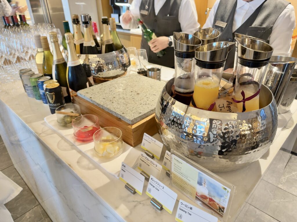 ウェスティンホテル横浜のクラブラウンジ「ウェスティンクラブ」のカクテルタイムのドリンク内容