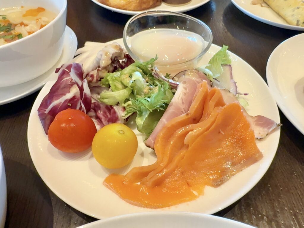 ウェスティンホテル横浜のレストラン会場「パシフィックテーブル」の食事内容