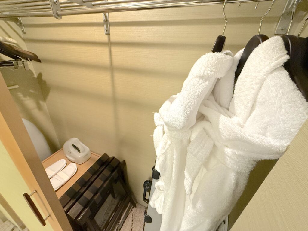 ザ・プリンス京都宝ヶ池オートグラフコレクションの客室のクローゼット