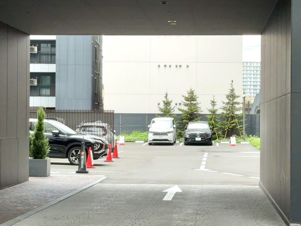 コートヤード・バイ・マリオット札幌の駐車場