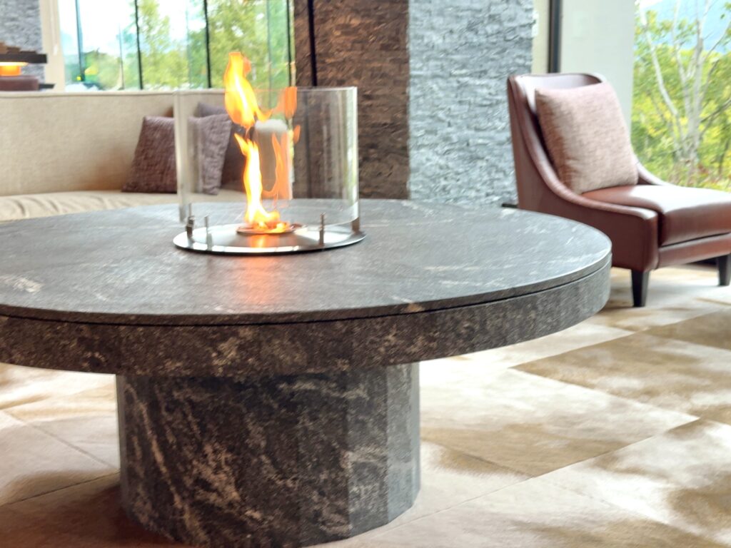 東山ニセコビレッジ・リッツ・カールトン・リザーブのロビーラウンジ