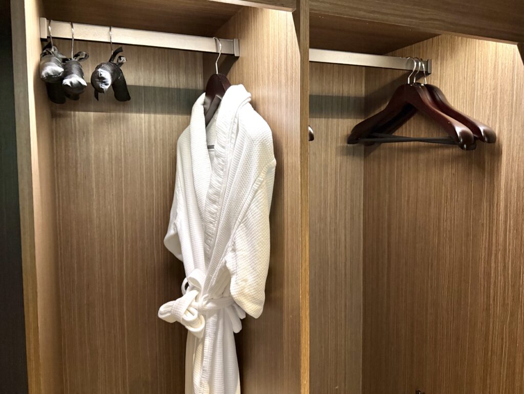 東山ニセコビレッジ・リッツ・カールトン・リザーブの客室クローゼット