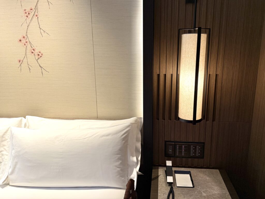 東山ニセコビレッジ・リッツ・カールトン・リザーブの客室ベッド