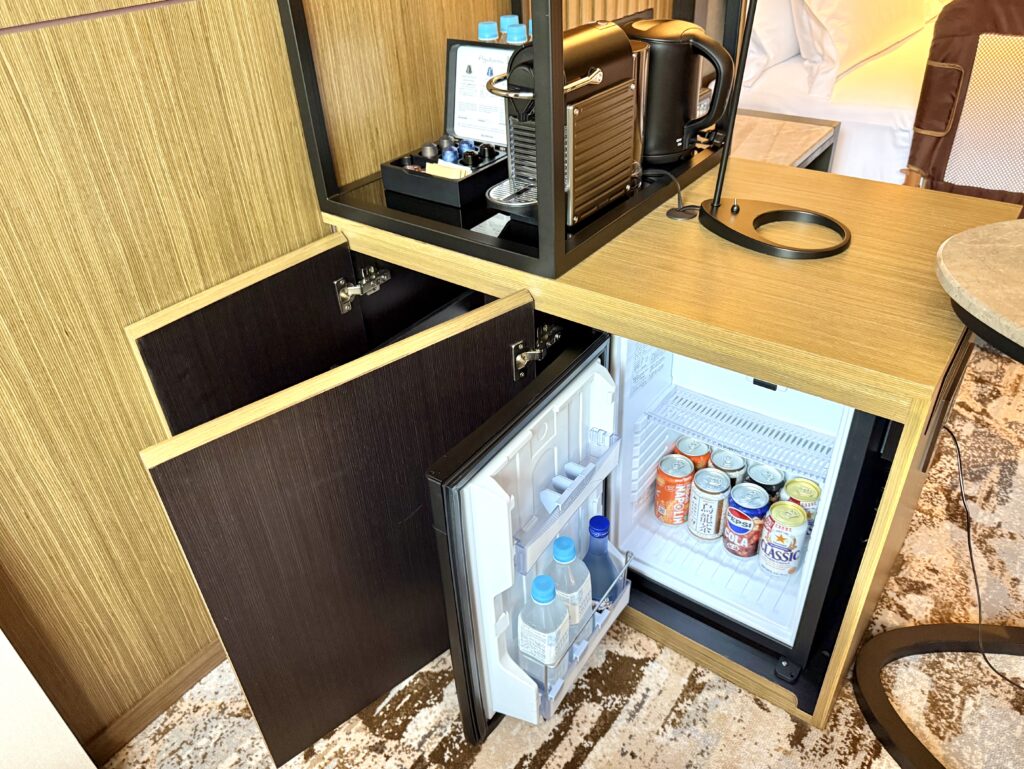 東山ニセコビレッジ・リッツ・カールトン・リザーブの客室のミニバー