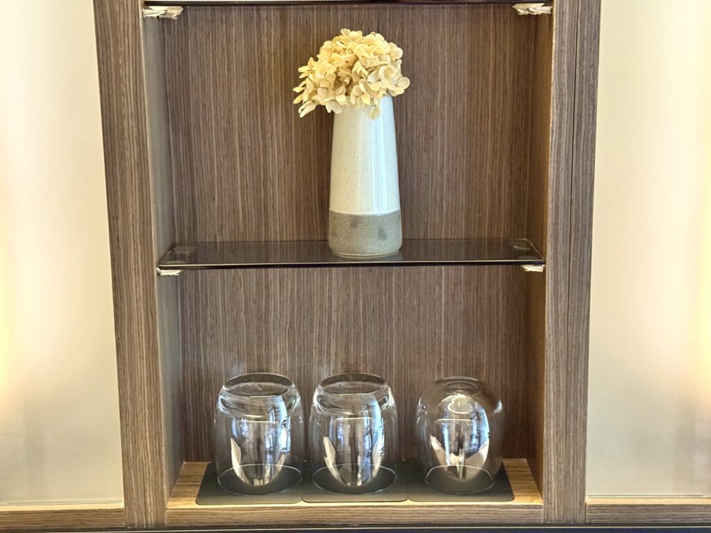 東山ニセコビレッジ・リッツ・カールトン・リザーブの客室の洗面ルーム