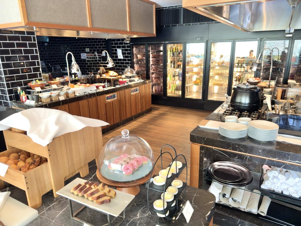 東山ニセコビレッジ・リッツ・カールトン・リザーブの朝食会場