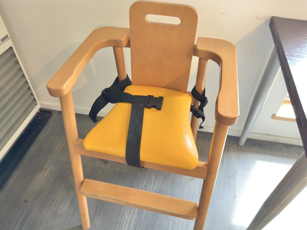 高橋牧場のマンドリアーノの子供用椅子