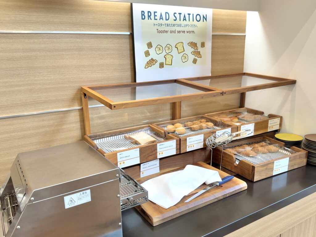 フェアフィールド・バイ・マリオット札幌の朝食レストラン「LUONTO(ルオント)」のベーカリーコーナー
