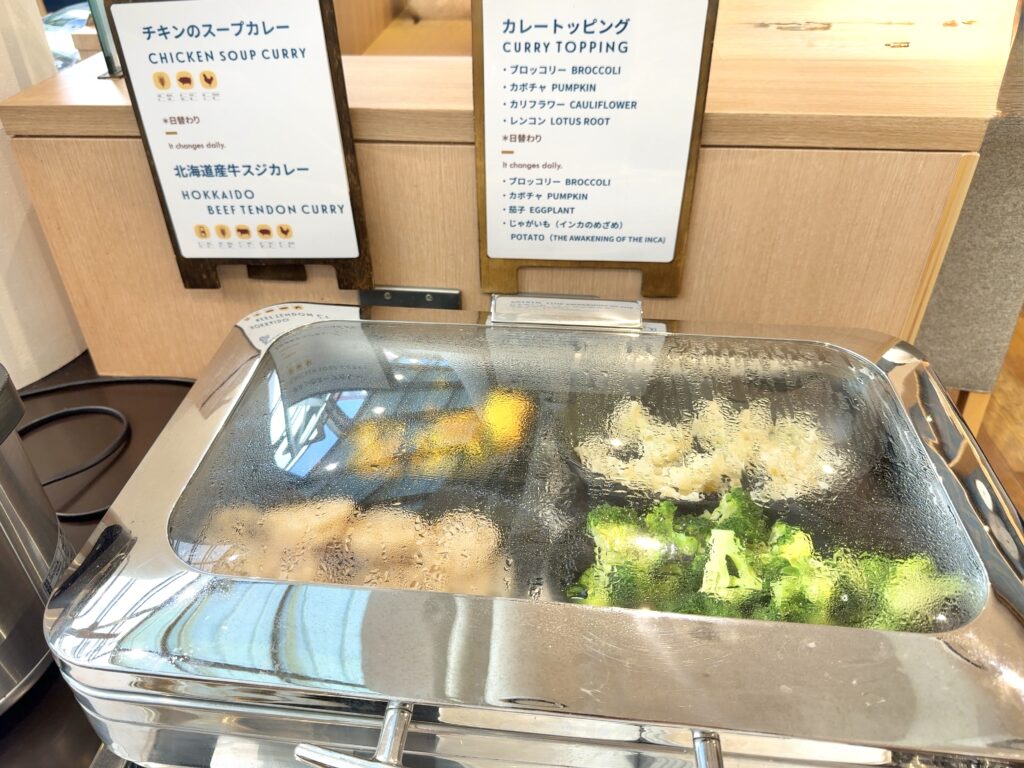 フェアフィールド・バイ・マリオット札幌の朝食レストラン「LUONTO(ルオント)」のご飯・麺・汁ものコーナー