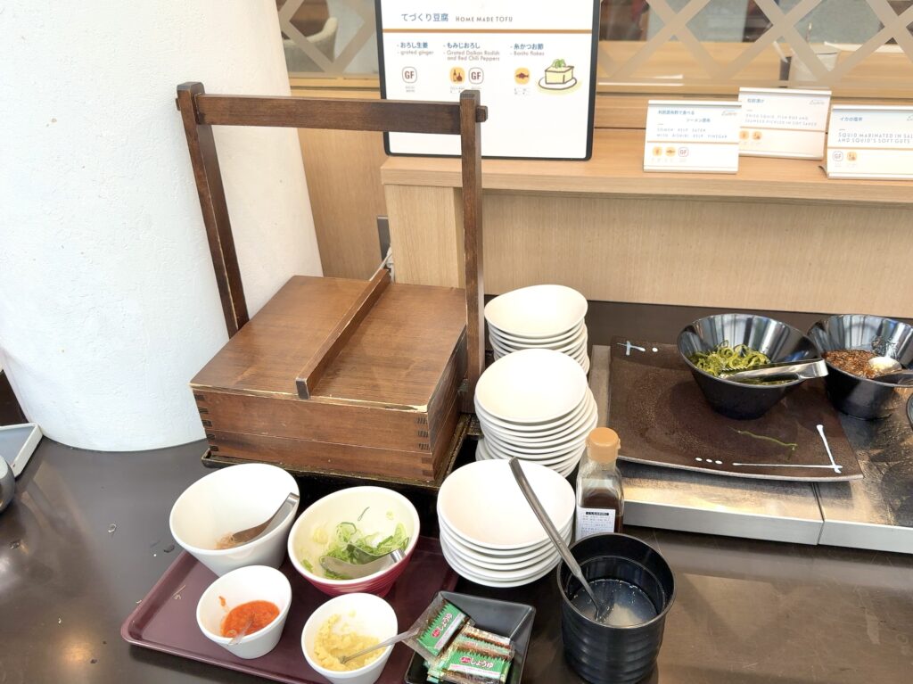 フェアフィールド・バイ・マリオット札幌の朝食レストラン「LUONTO(ルオント)」の和食おかずコーナー