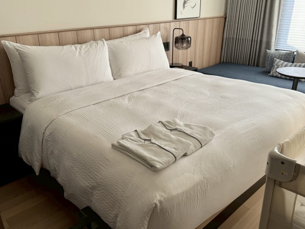 フェアフィールド・バイ・マリオット岐阜清流里山公園の客室ベッド