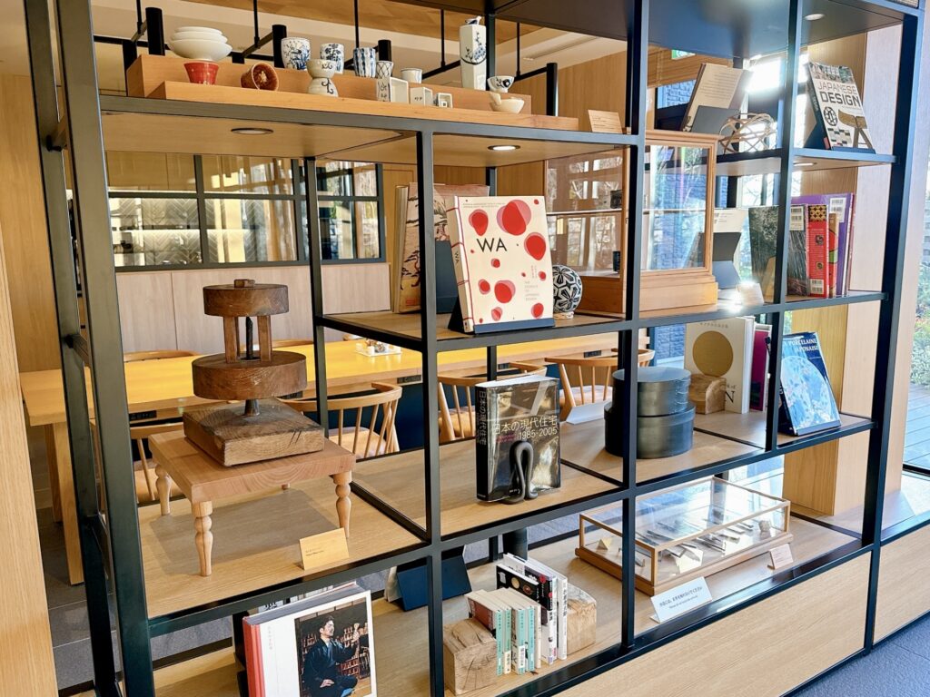 フェアフィールド・バイ・マリオット岐阜清流里山公園のアート展示(工芸品)