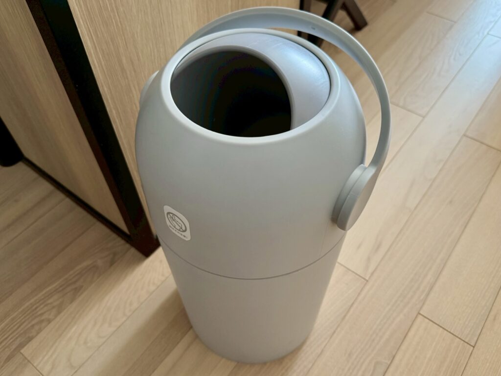 フェアフィールド・バイ・マリオット岐阜清流里山公園の客室のおむつ用ゴミ箱