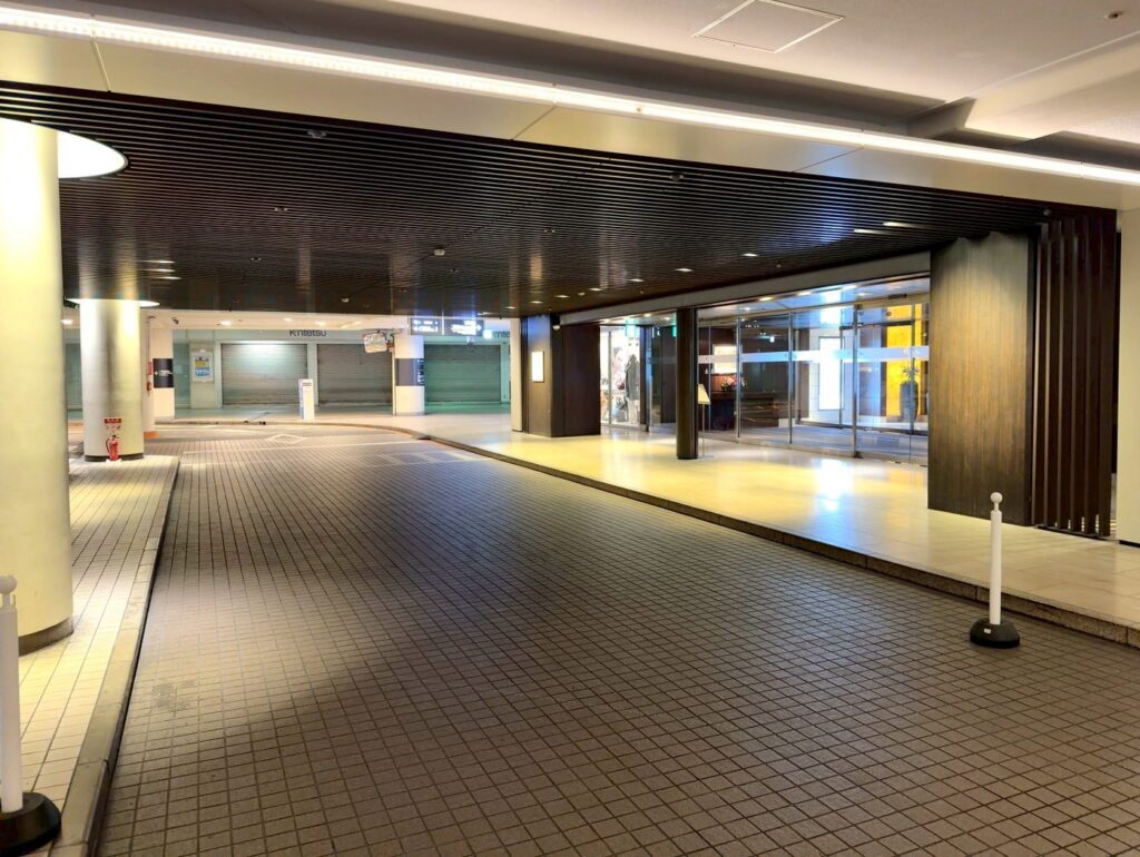 シェラトン都ホテル大阪の駐車場ロータリー