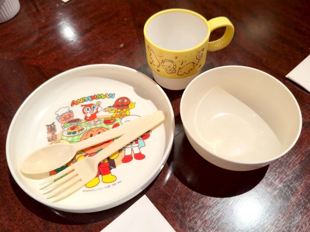 シェラトン都ホテル大阪の朝食レストラン「eu（ゆう）」の子供用食器