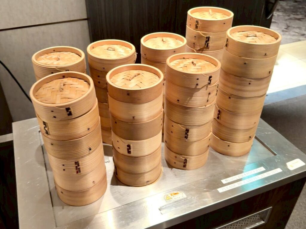 シェラトン都ホテル大阪のクラブラウンジのカクテルタイムの提供内容