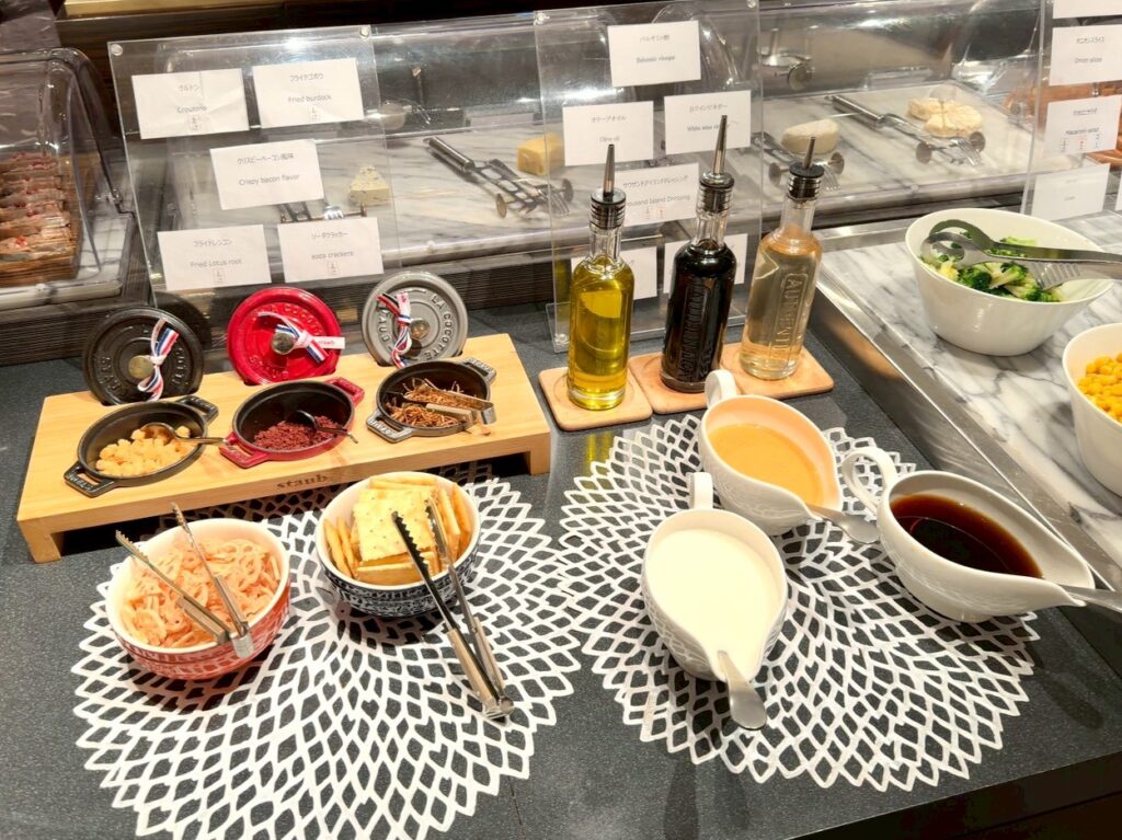 シェラトン都ホテル大阪のクラブラウンジのカクテルタイムの提供内容