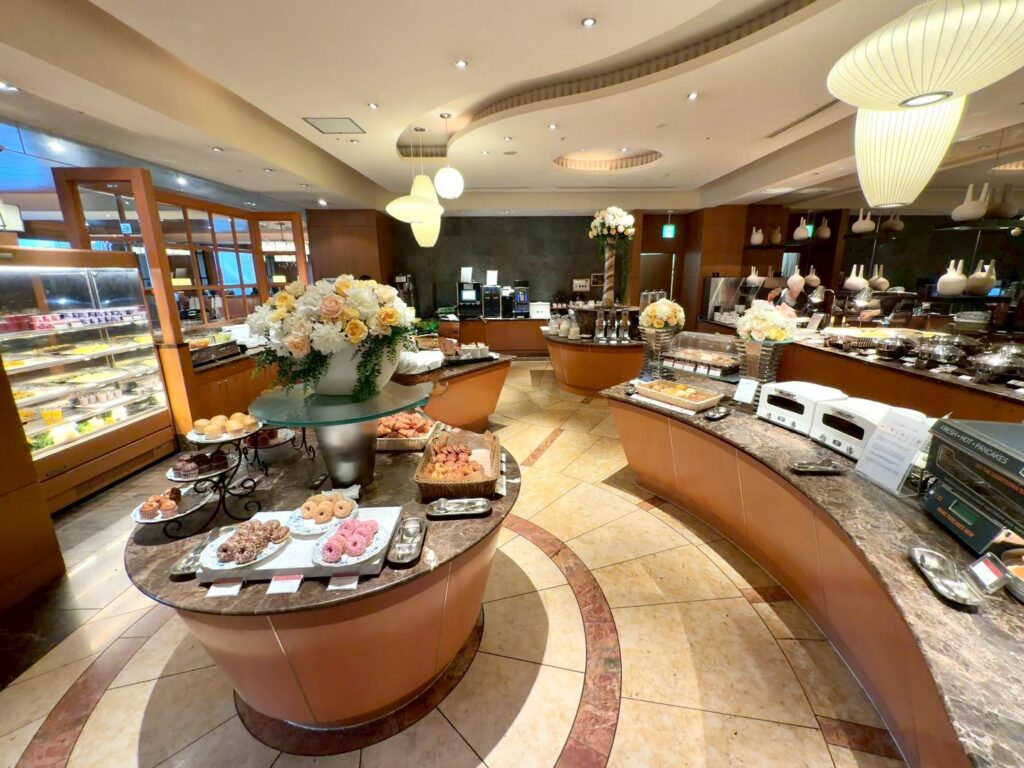 シェラトン都ホテル大阪の朝食レストラン「eu(ゆう)」の会場雰囲気