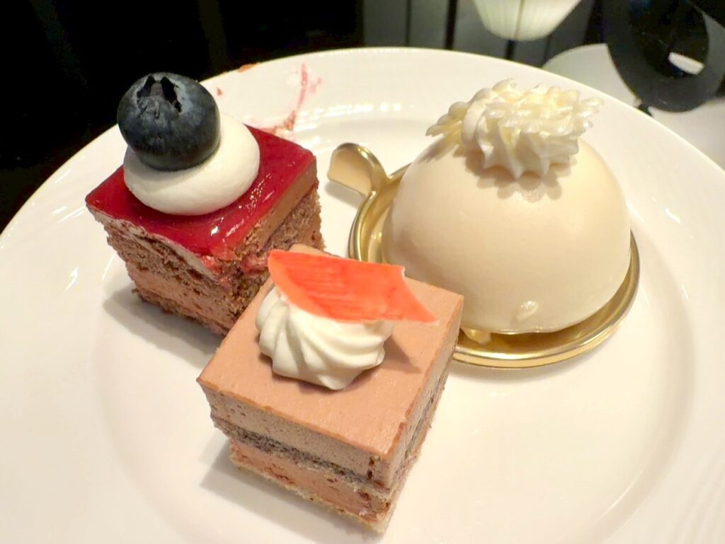 シェラトン都ホテル大阪のクラブラウンジのカクテルタイムの食事内容