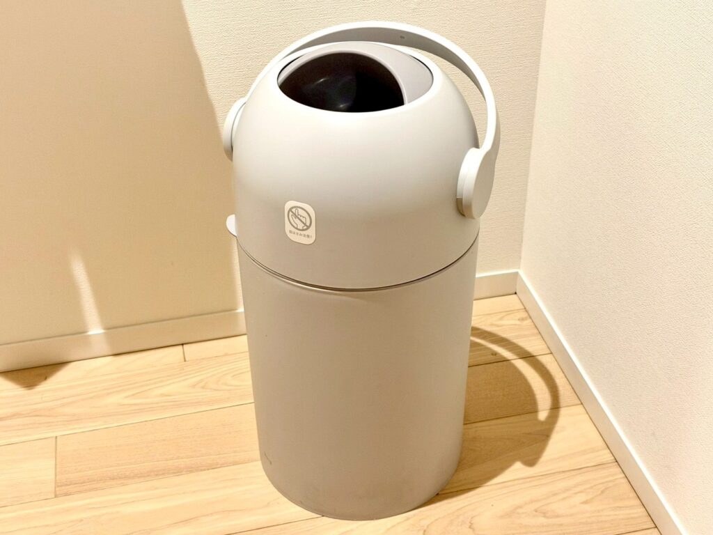 フェアフィールド・バイ・マリオット奈良天理山の辺の道の客室のオムツ用ゴミ箱