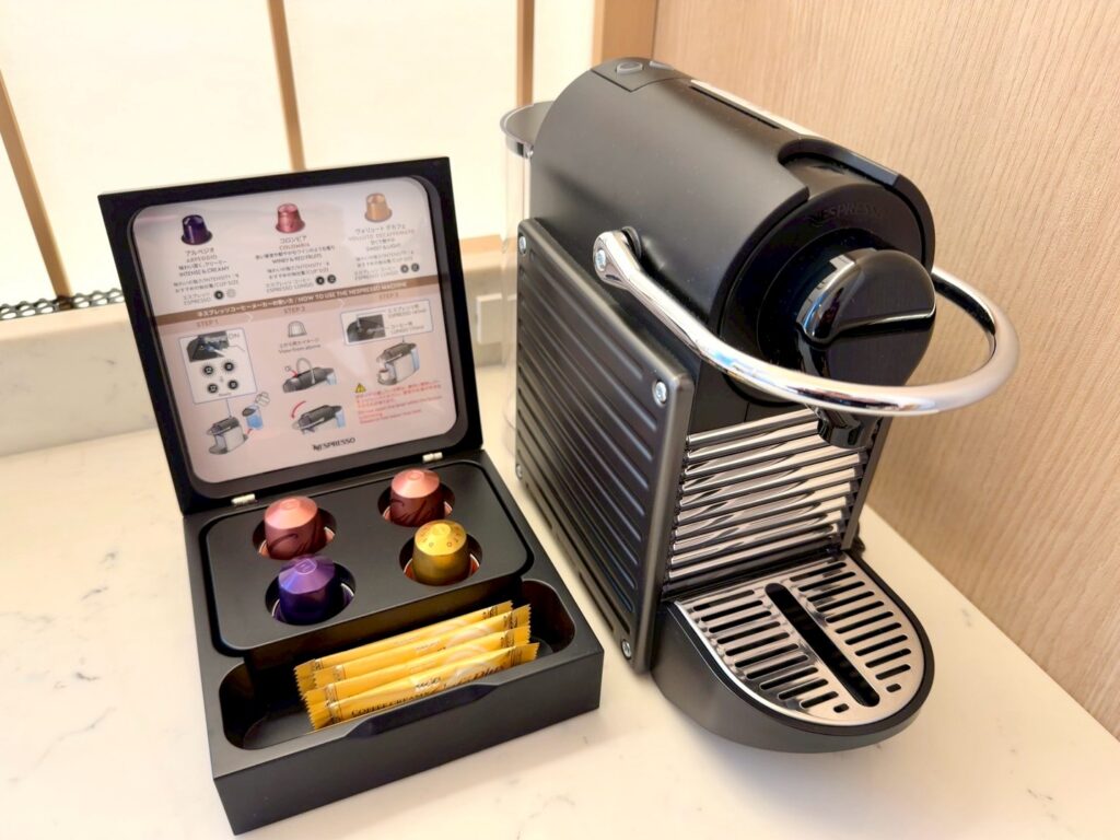 シェラトン都ホテル大阪の客室のミニバー