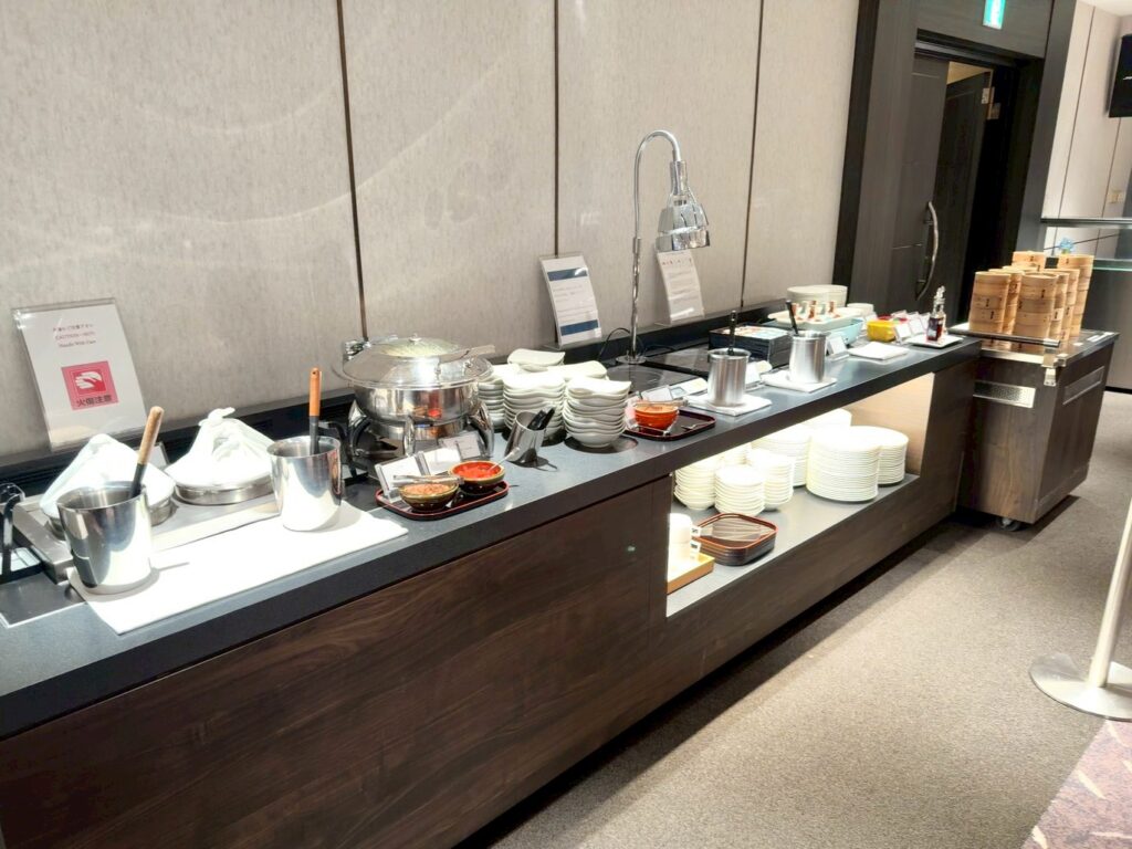 シェラトン都ホテル大阪のクラブラウンジのカクテルタイムの提供内容