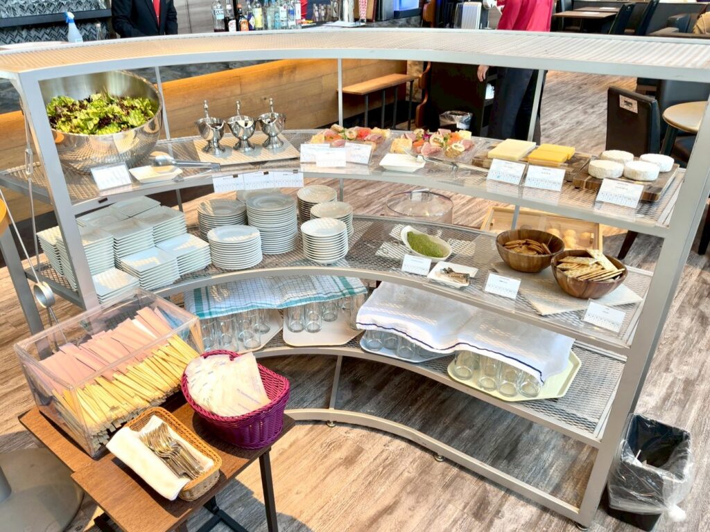 琵琶湖マリオットホテルのクラブラウンジのカクテルタイムの提供内容