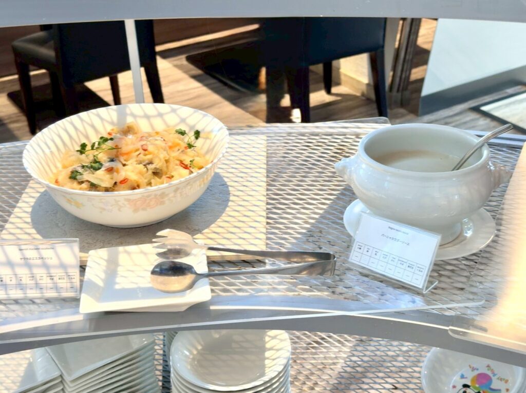 琵琶湖マリオットホテルのクラブラウンジのカクテルタイムの提供内容