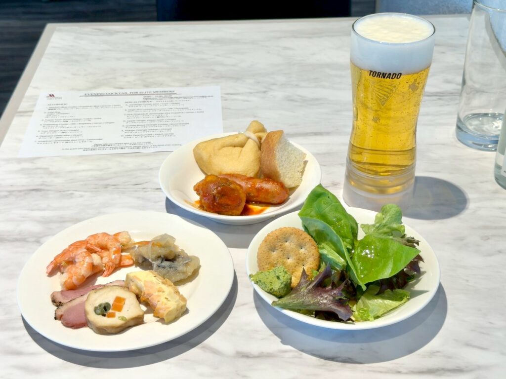 琵琶湖マリオットホテルのクラブラウンジのカクテルタイムの提供内容