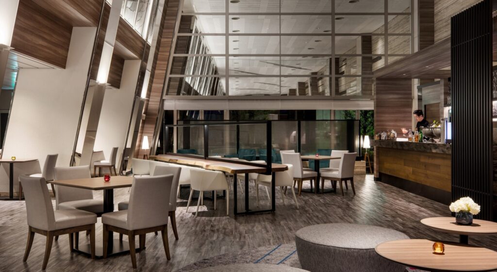 琵琶湖マリオットホテルのクラブラウンジの内装