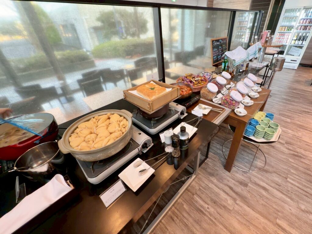 琵琶湖マリオットホテルのクラブラウンジのカクテルタイムの提供内容