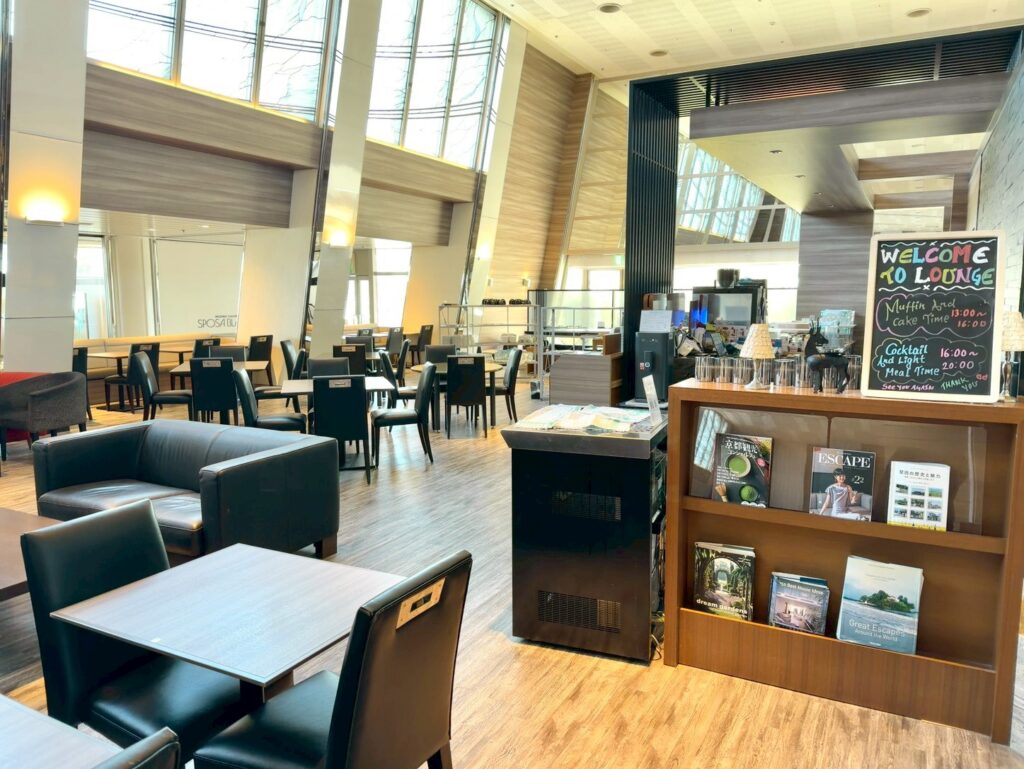 琵琶湖マリオットホテルのクラブラウンジ内装