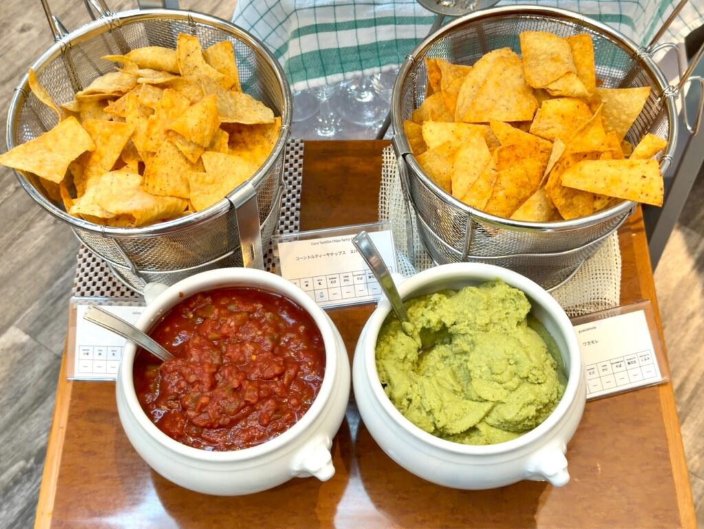 琵琶湖マリオットホテルのクラブラウンジのカクテルタイムの提供内容