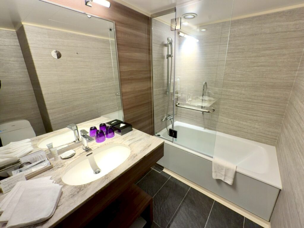 琵琶湖マリオットホテルの客室バスルーム