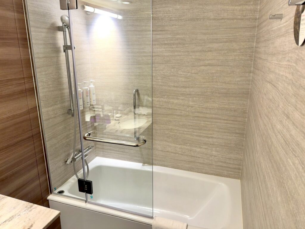 琵琶湖マリオットホテルの客室バスルーム
