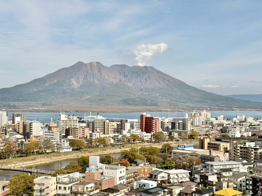シェラトン鹿児島のクラブラウンジからの桜島の景色